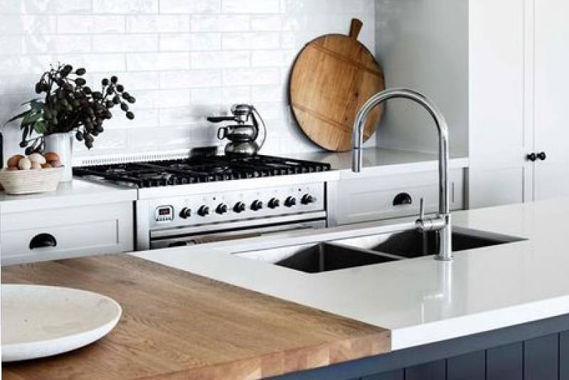 designing a country kitchen